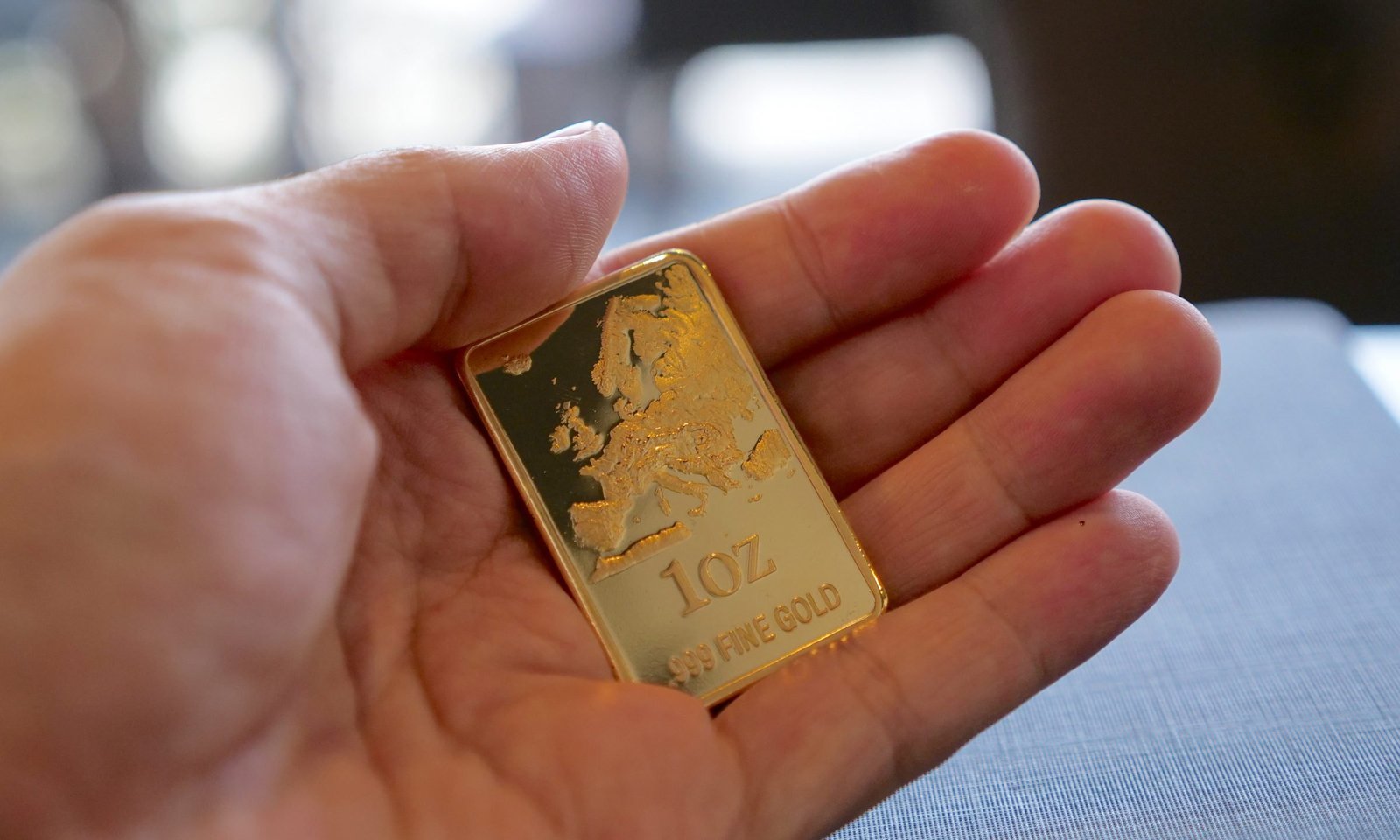 Navigating the Gold Market: A Guide to Buying Gold and Understanding Trends